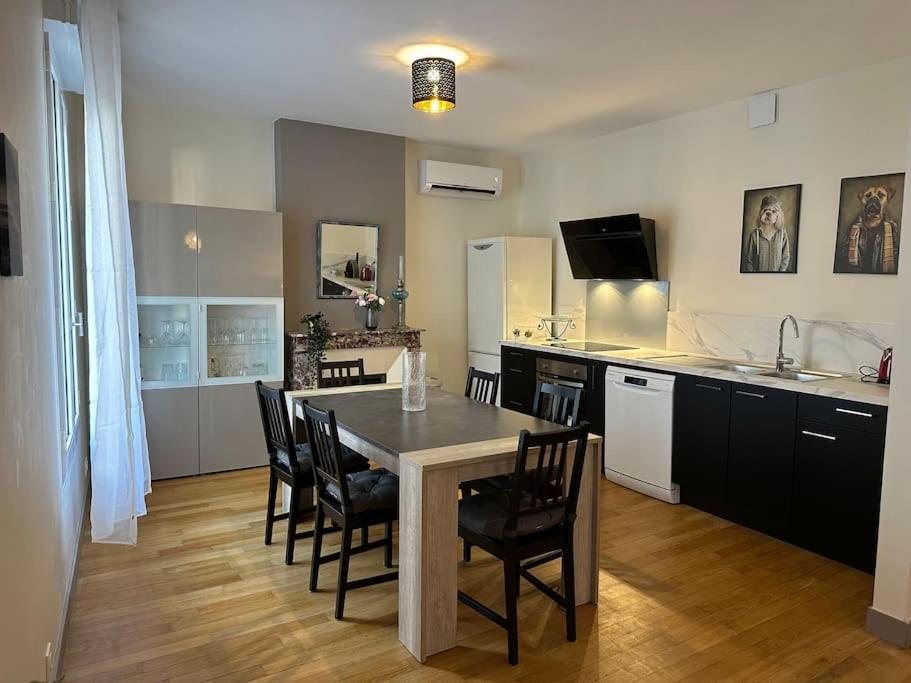 Appartement Spacieux En Centre Ville 旺多姆 外观 照片