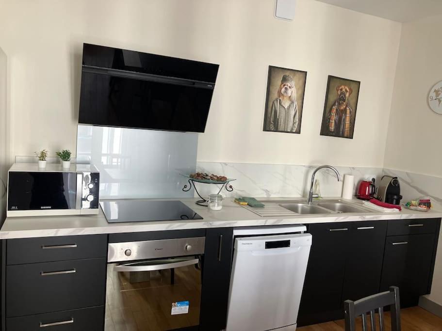 Appartement Spacieux En Centre Ville 旺多姆 外观 照片